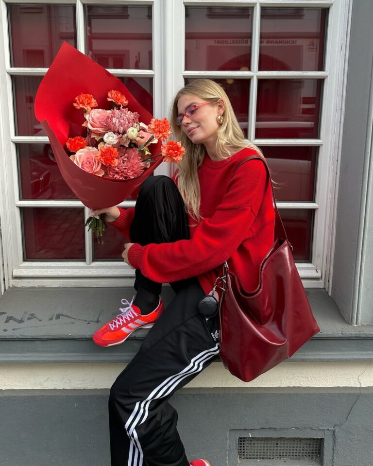 12 Flirty & Casual Valentine’s Day Outfit Ideas That Are Perfect for Day Dates